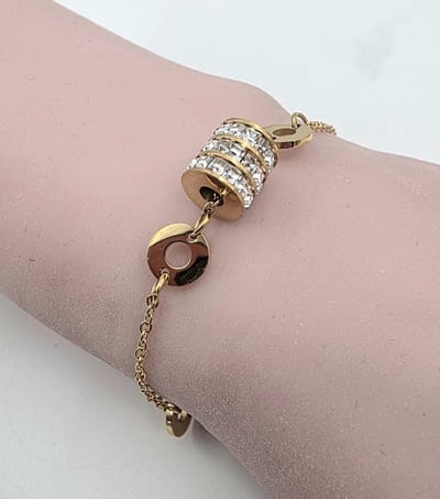 Armband - Dames - strass steentjes - Stalen goldplated - L 17 + 3 cm verlening - minimalistisch - Valentijn - liefde - Cadeau.