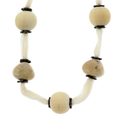 Behave - Lange beige ketting van lint met houten en stenen kralen - 120 cm