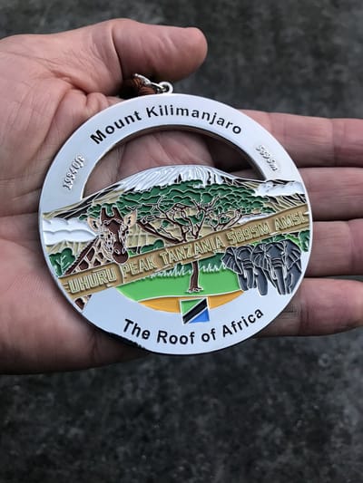 7 Summits - Kilimanjaro Wandel en Klim medaille - Trofee en mooi herinnering aan je prestatie of kado voor een ander - Kilimanjaro souvenir