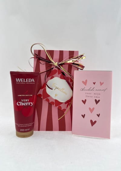 Moederdag •Cadeaupakket Oma• Weleda Cherry - Leuk om cadeau te geven - Perfect Gifts
