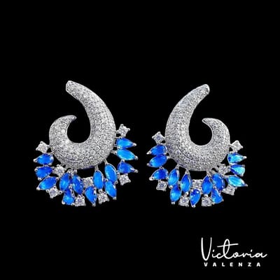 Victoria Valenza Milano Luxe Oorbellen Dames Messing Oorhangers Dames Oorringen - Blauwe Steen - Kleur Zilver - 1 Paar