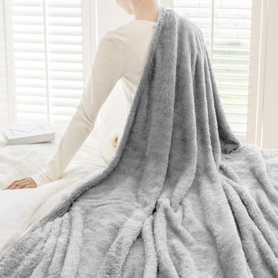Dailygoods- Deken 130 x 150 cm - Flanellen Plaid - Oeko-TEX® Gecertificeerd - Zachte Fleece Deken - Warmte-isolatie - Lichtgewicht Schapenwol - Wollen Deken