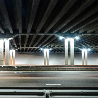HOFTRONIC - Luxor - LED breedstraler - 100 Watt - 160 lm/W 16000 lumen - 4000K Neutraal wit licht - IP65 Waterdicht - LED Schijnwerper met LumiLeds - Extreem efficiënt - 5 jaar garantie - LED Floodlight