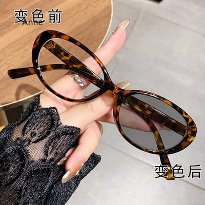 Nieuwe retro cat-eye bril met zwart montuur, plat, lichtdoorlatend, anti-blauwlicht montuur, geschikt voor bijziendheid, voor kleine gezichten en dames. -3.0