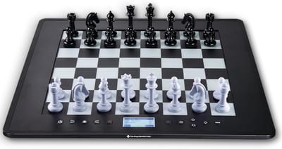 Schaakcomputer met adaptieve speelniveaus en Chess960 - Speel online en verbeter uw vaardigheden