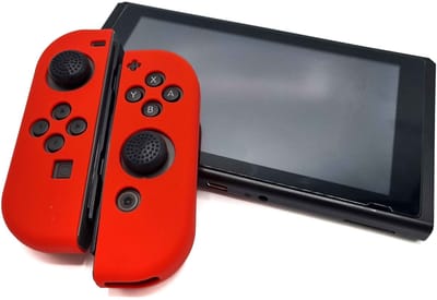 Gadgetpoint - Hoesjes & Skins voor Nintendo Switch 1 - Performance Gaming Case - Soft Grip Covers - Anti-Slip Joy-Con Controller Accessoires - Rood
