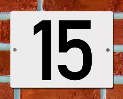Huisnummerbord Wit - Nummer 15 - 15 x 12 cm - incl. bevestiging | - naambord - nummerbord - voordeur