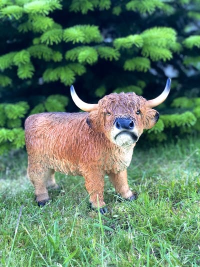 Highlander koe klein 27 cm hoog - polyresin - polystone - hoogkwalitatieve kunststof - decoratiefiguur - interieur - accessoire - voor binnen - voor buiten - cadeau - geschenk - tuinfiguur - tuinbeeld - verjaardag - kerst - nieuwjaar