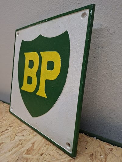 Gietijzeren wandbord BP - 26x26x0.6cm - Mancave - Garage - Werkplaats - Tuin - Huis - Funproducts.nl