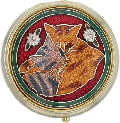 Behave - Pillendoos 3 Vakken - Pillendoosje Metaal en Emaille - Pillendoosje handtas - Pillendoosje Klein - Medicijndoos ook geschikt voor Slaappillen - Katten - Poes - Rood