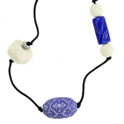 Behave - Lange ketting met blauwe en witte kralen - 150 cm