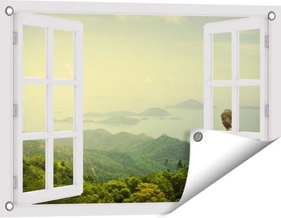 Gards Tuinposter Doorkijk Boeddha Standbeeld in het Bos - 60x40 cm - Tuindoek - Tuindecoratie - Wanddecoratie buiten - Tuinschilderij