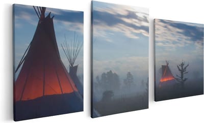Artaza Canvas Schilderij Drieluik Indianen Tipi in de Nacht tijdens de Mist - 120x60 - Foto Op Canvas - Canvas Print