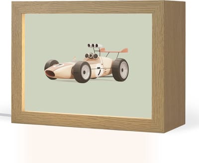 Nachtlampje 20x15 cm - Kinder lampje - Beige - Raceauto - Groen - Tafellamp kinderkamer - Slaapkamer lamp - Bedlamp kinderen - Kinderlampje stopcontact - Wandlamp babykamer - Nachtlampjes