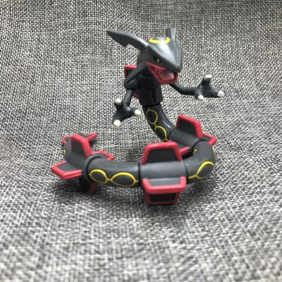 Dessin Animé Anime Noir Vert Rayquaza 7cm Grande Taille Pokémons Figurines d'Action et Jouets Modèle de Collection Pour Enfants