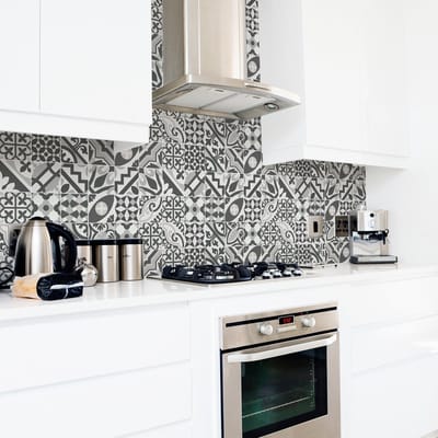 Zelfklevende tegelmuurstickers voor keuken en badkamer - 24 cementtegelstickers AZULEJOS CANTABRIEAN - 24 stickers 10x10cm