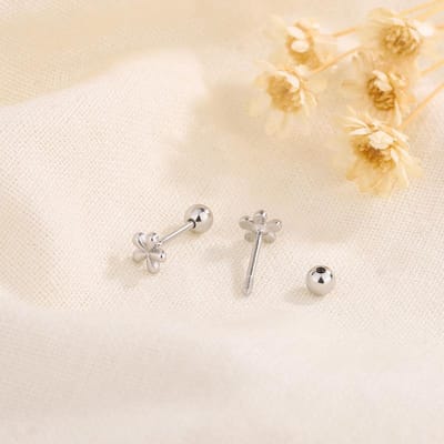 Mini Boucles d'oreilles clous petites fleurs bijoux d'oreille femmes design de niche été argenté