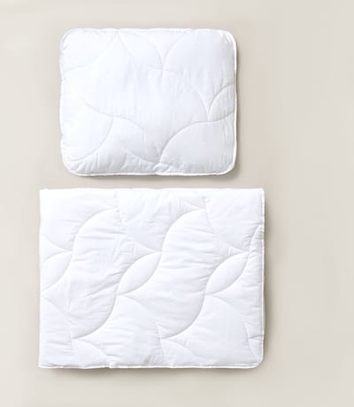 Petite Amélie Peuter dekbed 120x150 cm 'Bamboe' – Kinderdekbed met 50x60 cm kussen – Vanaf 2 jaar – Gemaakt van natuurlijke materialen – Luxueus en ademend slaapklimaat – Ideaal voor lente en herfst