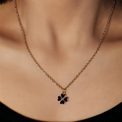 Eenvoudige Stijl Ketting voor Dames en Meisjes – Valentijnsdag Sieraad – Zwart – Delicaat Hanger Kettingje – Modeaccessoire voor Vrouwen – Minimalistisch en Elegant
