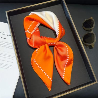 70cm Roze Bloemen Zijden Sjaal voor Dames Gesimuleerde Zijde Fris en Elegant Veelzijdige Hoofdbedekking Kleding Tassen en Vierkante Sjaal orange