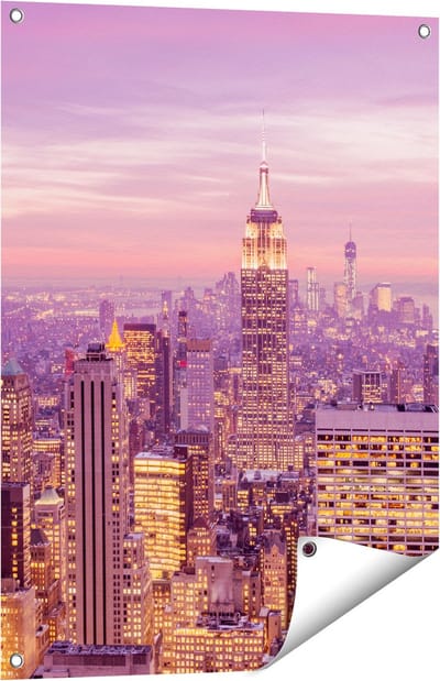 Gards Tuinposter New York Skyline met Lichten bij Zonsondergang - 60x80 cm - Tuindoek - Tuindecoratie - Wanddecoratie buiten - Tuinschilderij