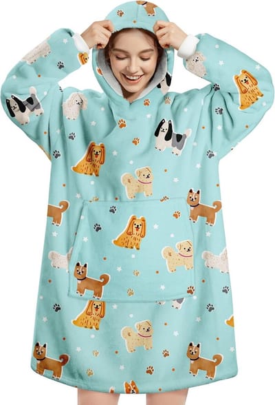 Queenshin Plaid Hoodie Women Men Fleece Blanket Sherpa Winter Jumper Throw Poncho with Pocket Warm Sleeves Soft Comfortable Adult Blue Dog One Size