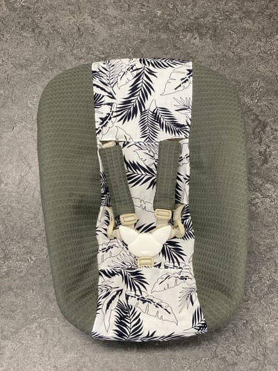 stokke newborn hoes Tripp Trapp legergroen grote bladeren