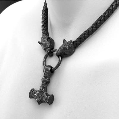 Collier Viking Nordique en Cuir Fait de Marteau Collier Tête de Loup Celtique Bijoux Longs pour Homme gray