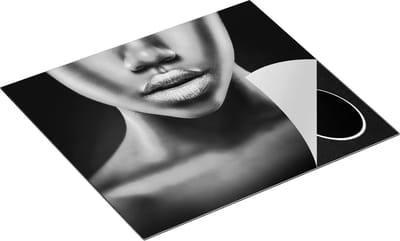 Chefcare Inductie Beschermer Zilveren Lippen van een Afrikaanse Vrouw - Zwart Wit - 60x50 cm - Afdekplaat Inductie - Kookplaat Beschermer - Inductie Mat