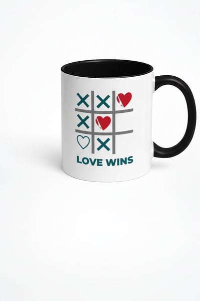 Mok met 'Love Wins' Design | Romantische Tic Tac Toe Koffiebeker | Wit & Zwart