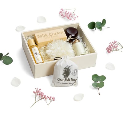 RNCosmetics - Giftset Geitenmelk – Luxe Cadeaubox: Geitenmelk Crème, Geitenmelk Zeep, Arganolie, Sheaboter & Bath Salt – Hydraterend, Voedend & Verzachtend – Complete Natuurlijke Huidverzorging voor Gevoelige & Droge Huid – 100% Pure Geitenmelk Geur