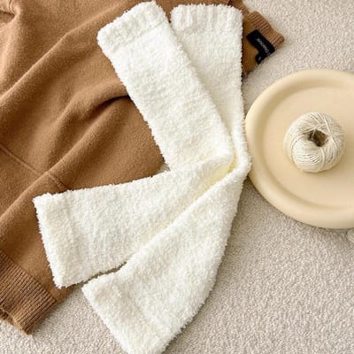 Winter Warm Streep Koraalfluweel Lange Sokken Voor Dames Heren Verdikken Pluche Over de Knie Beenbeschermers Comfortabele Vloersokken One Size white