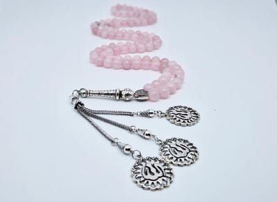 Handgemaakte tesbih "Tasbih" natuursteen "Roze kwartz" - Aantal kralen 99 - Diameter kralen 8MM - met metaal tassel "Allah Muzakhrafa" - Een mooi cadeau-idee
