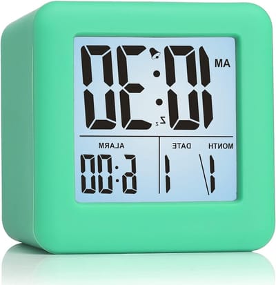 Kinderen Wekker met Snooze en Nachtlampje - Gemakkelijk Instellen Siliconen Klok - Digitale Tijd Datum Display - Luid Wekker voor Slaapkamer - Werkt op batterijen - Lichtgroen