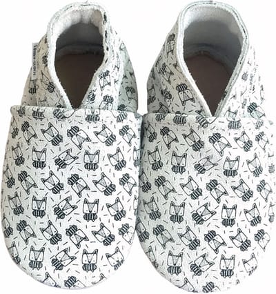 Lichtgrijze suede babyslofjes van Wall-Vis maat 16/17