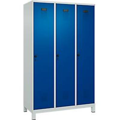C+P Evolo Plus garderobekast, 3 vakken, 400 mm vakbreedte, met poten, rechts scharnierend, soft-close, inbraakwerend, B 1200 x D 500 x H 1950 mm, veiligheidsslot met draaigrendel, lichtgrijs RAL 7035/enziaans blauw RAL 5010