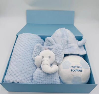 | RICH DAYS | My First | Baby Geschenkset Jongen | Newborn cadeau |Luxe Kraamcadeau | Dekentje | Olifant Knuffel | Badjas | My First Voetbal |