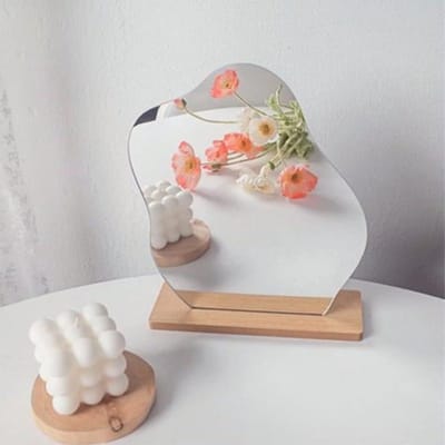 Onregelmatige Golfvormige Acryl Spiegel, Klein, Frameloos Cosmetica Spiegel met Houten Basis voor Slaapkamer, Woonkamer en Make-up Tafel Decoratie
