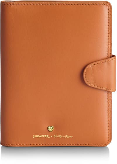 Sheaffer Paspoorthoes - EMILY IN PARIS leer met penhouder Oranje