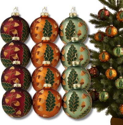 Lomera Glazen Kerstballen - Set van 12 - Kerstbal Mat - 8 CM Diameter - Drie Kleuren - Goud Groen Rood - Goudkleurig Kapje - Kerstdecoratie - Glazen Ornamenten - Kerstboom Versiering - Feestelijke Kleuren - Luxe Uitstraling