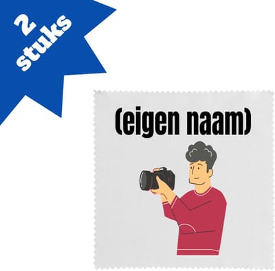Akyol - fotograaf man grijs haar met eigen naam brillendoekjes - Fotograaf - fotografen - leuk cadeau voor iemand die houd van foto's maken - cadeau - kado - 17,8 bij 17,8 cm - 2 stuks