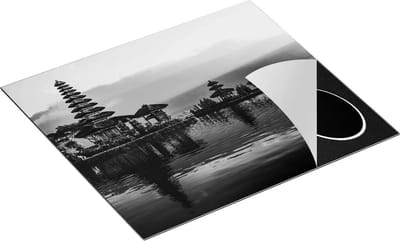 Chefcare Inductie Beschermer Pura Tempel in Bali op het Meer Beratan - Zwart Wit - 60x50 cm - Afdekplaat Inductie - Kookplaat Beschermer - Inductie Mat