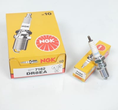 Bougie d'allumage NGK pour Moto Yamaha 125 TW 1998 à 2005 DR8EA Neuf