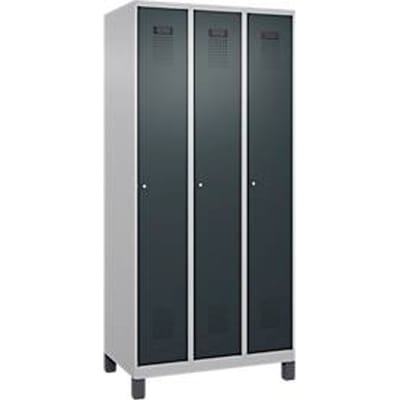 C+P Evolo Plus garderobekast, 3 vakken, rechts scharnierend, cilinderslot, B 900 x D 500 x H 1950 mm, blank aluminium/antracietgrijs