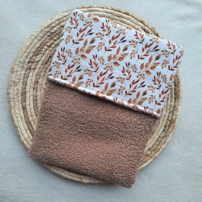 Wiegdeken teddystof donker beige - hydrofiel blaadjes - 70 x 100 cm - Handgemaakt - Handmade