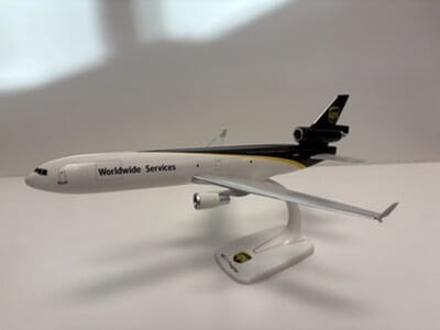 schaalmodel vliegtuig UPS Airlines McDonnell Douglas MD-11F schaal 1:200 lengte 30,60cm