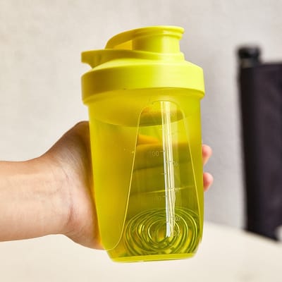 Premium Protein Shaker Wave Shaker voor het mixen van diverse ingrediënten, homogene shakerfles voor eiwitshakes, gemakkelijk schoon te maken, duurzaam en veilig, 300 ml,geel