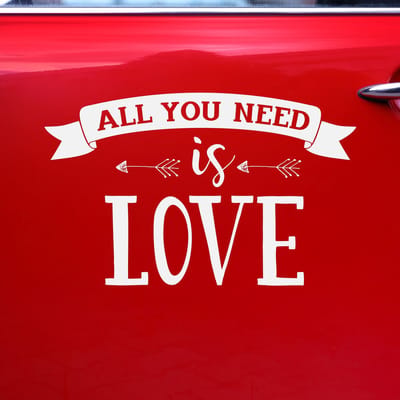 PartyDeco trouwauto decoratie sticker/autosticker Love - Bruiloft - wit - 33 x 45 cm - just married