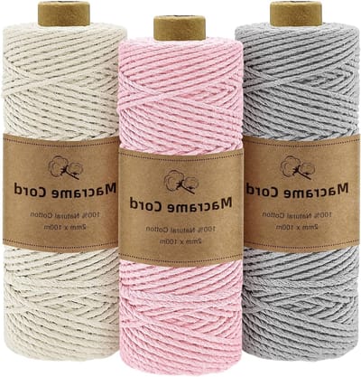 Kleurige Macrame Draad 2mm x 100m - 3 Rollen Natuurlijke Katoenen Koord voor Wanddecoratie, Boho Creaties en Handwerken (Beige, Roze, Grijs)