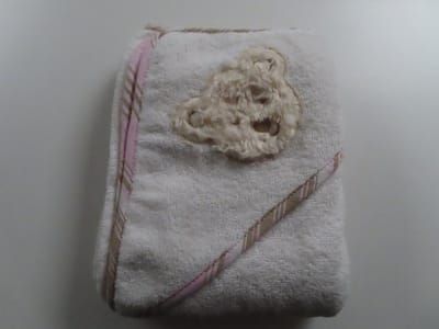 Badcape - Wit met berenkop en afgewerkt met roze - 80x100 cm